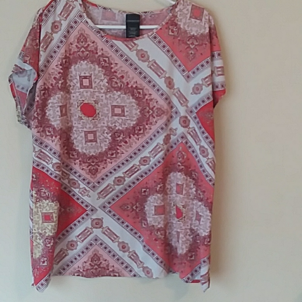 XL TOP  BEAUTIFUL  PATTERN Very nice 14/16